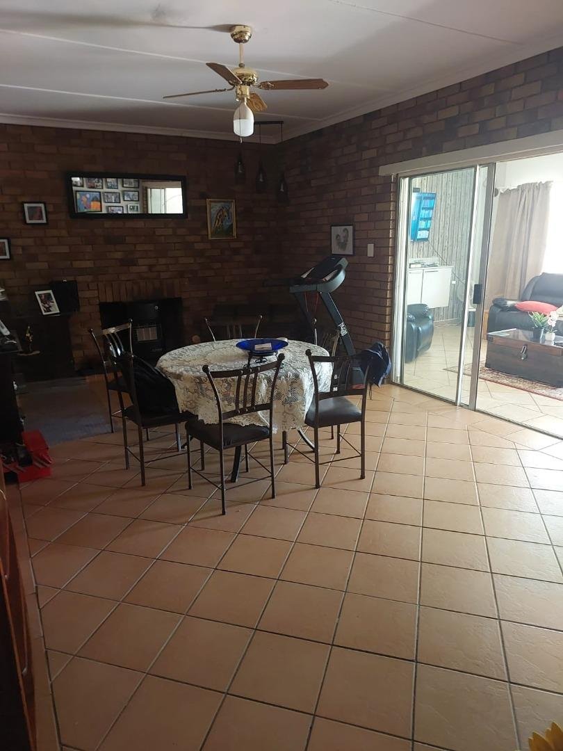 4 Bedroom Property for Sale in Lourenspark North West